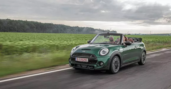 Mini Cabrio Cooper S: Hai cu Mini-n lume!