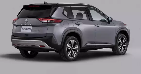 Nissan vrea să vândă mai multe X-Trail plimbându-și clienții cu Toyota RAV4