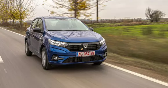 Dacia Sandero: Clio cu altă pălărie