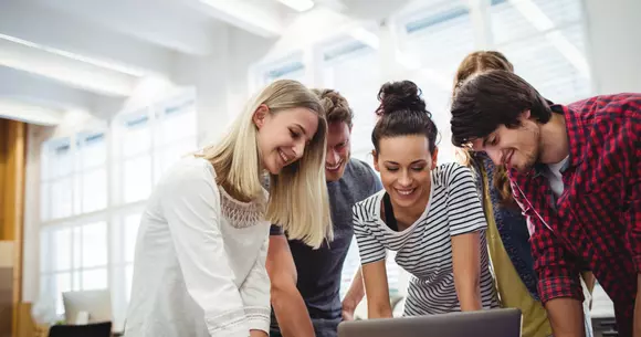 (P) Care sunt diferențele între servere VPS și cele dedicate?