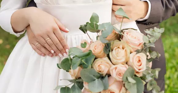 Cum să găsești rochia de mireasă de vis, perfectă pentru tine și viitorul tău bebeluș?