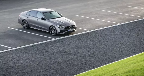 Faceți cunoștință cu noul Mercedes-Benz Clasa C