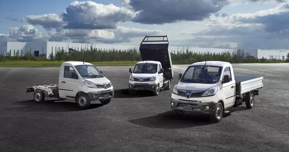 Noul Piaggio Porter NP6: micul vehicul comercial care are sarcina utilă mai mare decât masa proprie