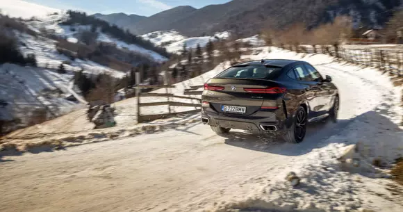 BMW X6 xDrive40d: Excentricul de deasupra norilor