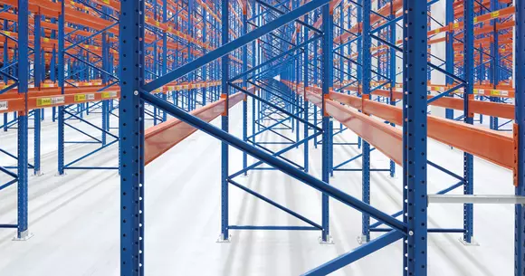 (P) Calitatea trebuie să fie criteriul în funcție de care sunt achiziționate rafturi metalice !