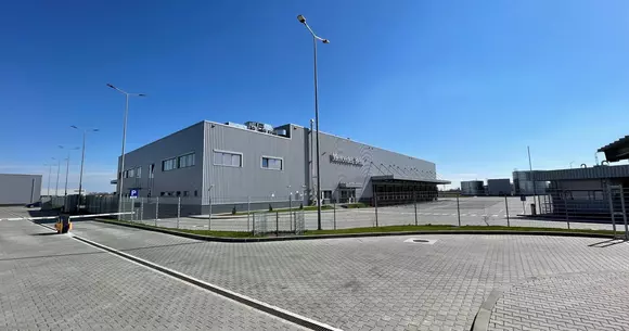 Mercedes-Benz are un nou centru de logistică în România
