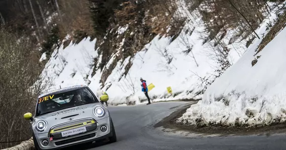 Primul MINI electric de curse a început al doilea sezon competițional din carieră