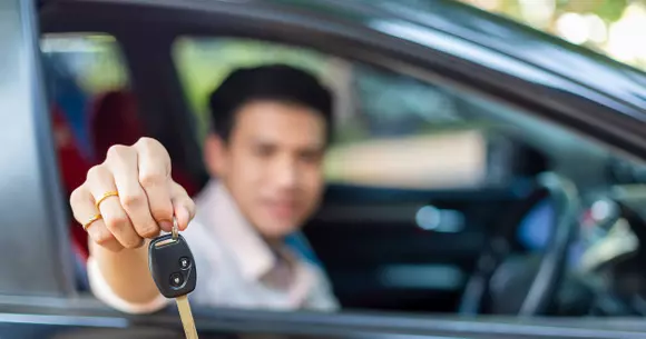 (P) Care este diferenţa dintre leasingul operaţional şi leasingul financiar?