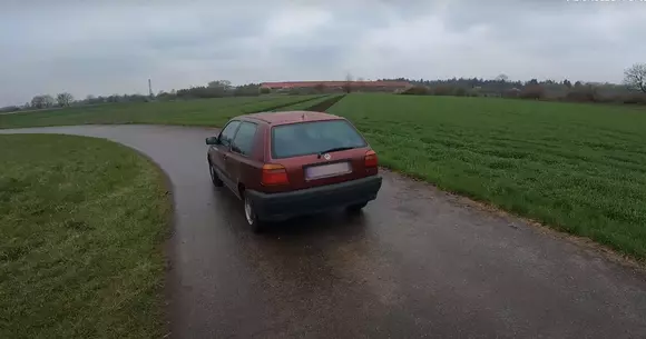 VIDEO: Cât de repede poate să meargă un VW Golf 3 diesel în 2021?