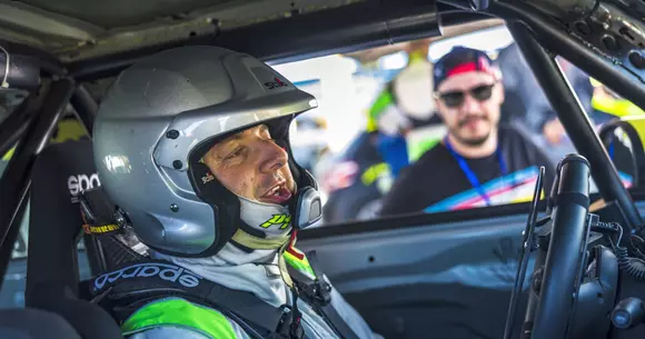 MIMI a adus o victorie la etapa CNSR din Mangalia și lacrimi de bucurie pentru Ciprian Lupu, singurul pilot în scaun rulant din România