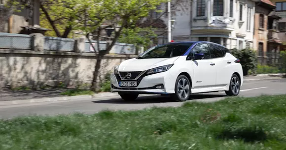 Nissan Leaf: Pionierul bivalent