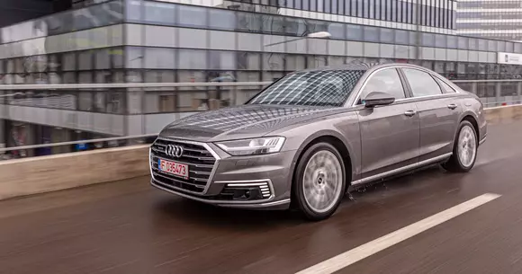 Audi A8 60 TFSIe quattro: Eleganță cu priză