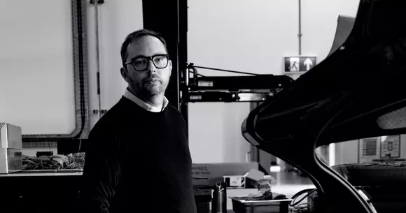 Designerul-șef Aston Martin s-a mutat la Dacia