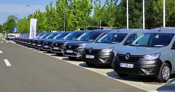 Soluții pentru profesioniști: test drive cu nouă gamă Renault LCV