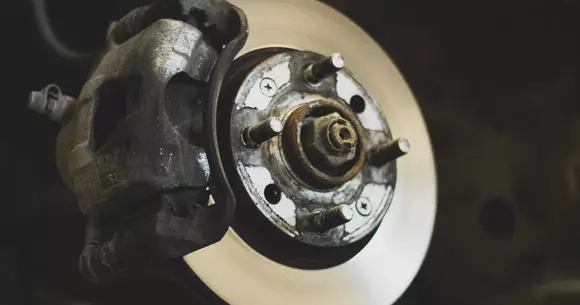 (P) Când ți-ai verificat ultima dată frânele? Programează cât mai curând o vizită la Bro Cars Solutions!