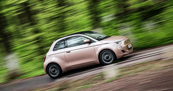 Fiat 500e Cabrio: Atât de chic în liniste