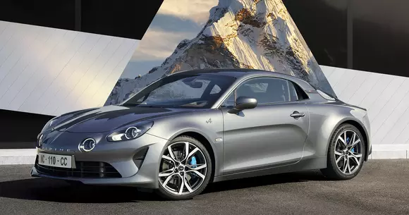 Oferta de coupe-uri Alpine A110 a fost restructurată pentru 2022, clienții având acum de ales între trei variante.