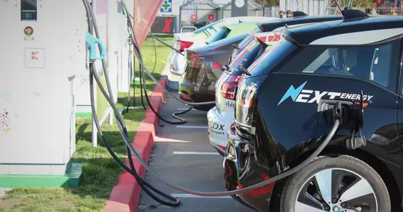 Record de vânzări în octombrie pentru mașinile electrificate în România