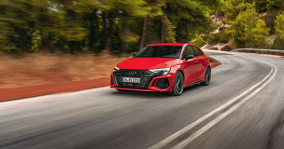 Audi RS 3: Nu te vei maturiza niciodată?