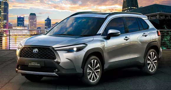 Mișcare tactică subtilă: Toyota Corolla Cross susține acum interesele mărcii pe tema SUV la nivelul clasei compacte.