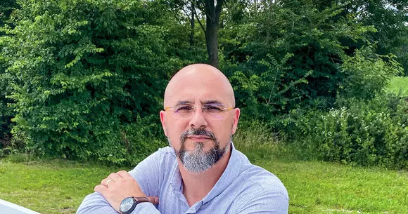 PE LOCURI, FIȚI GATA, START!