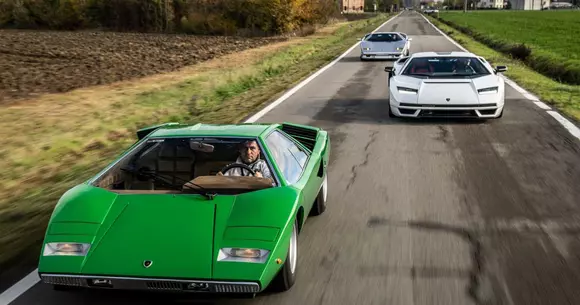 Noul Lamborghini Countach își sărbătorește debutul alături de vechile modele