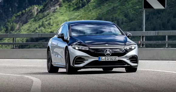 Pe scurt, până unde poate să ajungă o mașină electrică pe autostradă? Exemplu: Mercedes-Benz EQS 580 4Matic.