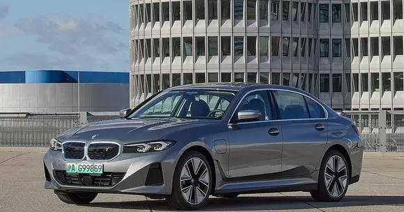 BMW i3 a murit! Trăiască BMW i3! Stați liniștiți, nu a murit nimeni, dar la BMW s-a materializat o decizie interesantă.