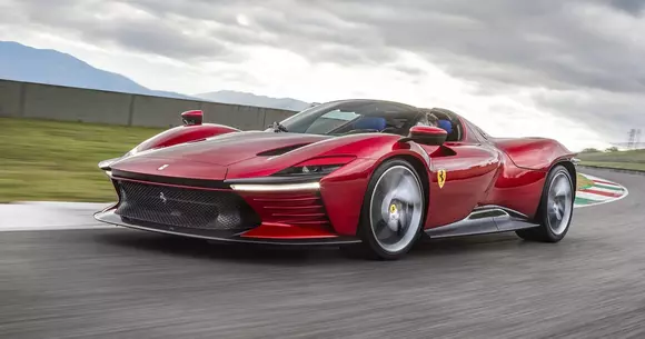 Victorie pentru Ferrari Daytona SP3 cu motorul oprit. Așa se obține trofelul de design Red Dot: Best of the Best.