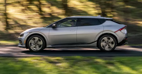 Pe scurt, până unde poate să ajungă o mașină electrică pe autostradă? Exemplu: Kia EV6 Long Range RWD.