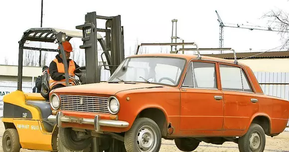 Emil Boc: Programul "Rabla 2" se lansează din vară