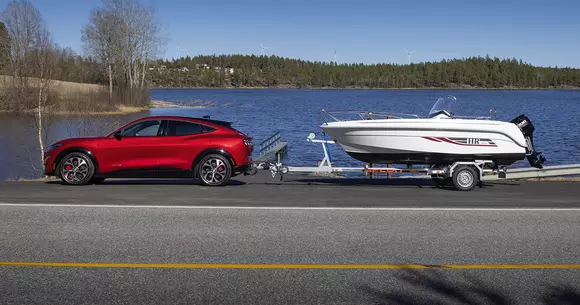 Întotdeauna e loc de mai bine. Notăm aici câteva perfecționări bine plasate pentru Ford Mustang Mach-E.