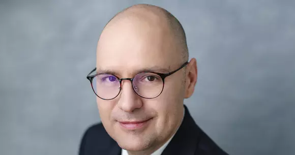 Doritorii de mașini eco se orientează în special spre BEV. Companiile pregătesc investiții uriașe în dezvoltare și producție