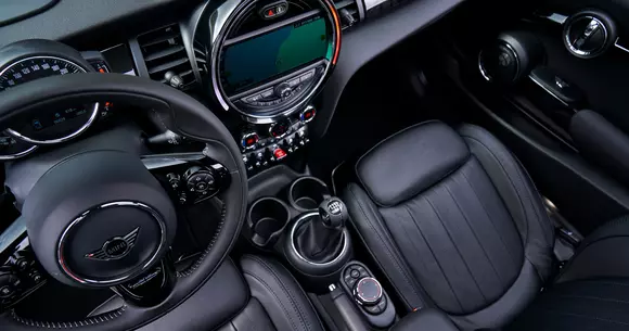 Acesta ar putea fi sfârșitul cutiei manuale pentru Mini?