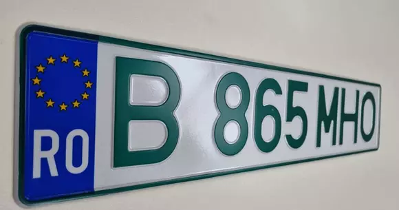 Mașinile eco primesc plăcuțe de înmatriculare de culoare verde