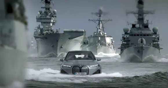 14 iunie 2022: misiune aproape navală pentru balena alb-albastră aflată în test-drive la AUTO BILD. Succes total.