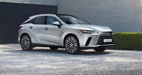 Debut pentru a cincea generație Lexus RX. Noul SUV de vârf al mărcii constituie pilonul major al istoriei Lexus care acum începe.