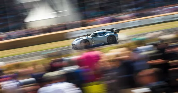 McMurtry Spéirling: Furtună în West Sussex