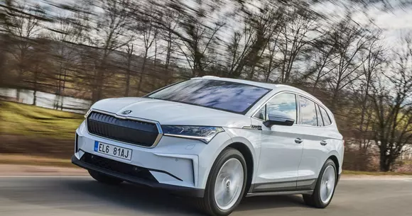 Pe scurt, până unde poate să ajungă o mașină electrică pe autostradă? Exemplu: Skoda Enyaq iV80