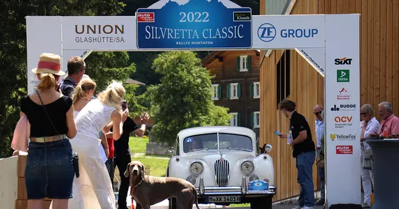 Să tragi de timp e o artă! Unele mașini par să fie experte în așa ceva, din moment ce prind suta de ani pe drum…