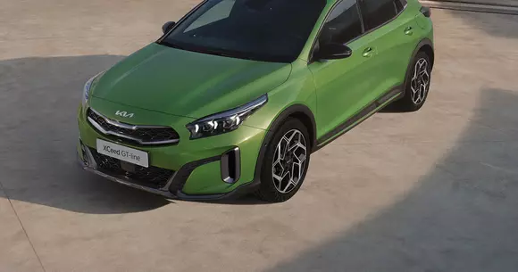 Reprezentant proeminent al genului crossover sportiv, Kia XCeed vine cu un design împrospătat și o versiune de 204 CP.