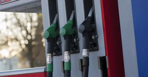 Prețul benzinei urmează o tendință descendentă