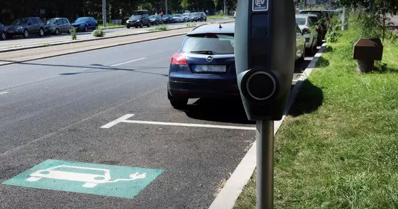 Neatenția atrage probleme mici – la nivel personal și mari, în societate. Altfel, totul ok cu stațiile de încărcare de la Galați