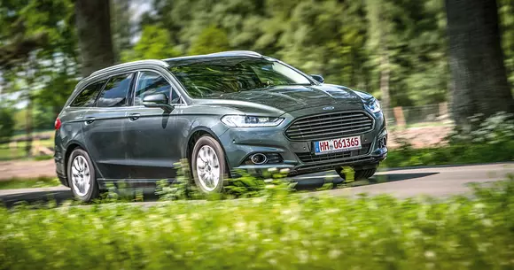 Ford Mondeo: greu de pensionat ca vehicul familial, dar scos din schema de producție pe fondul interesului comercial scăzut.