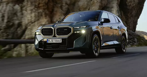 Aniversare de 50 de ani pentru BMW M și debut pentru era electromobilității. Bavarezii sărbătoresc lansând formidabilul BMW XM.