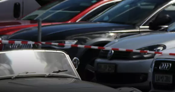 Limitele puterii de cumpărare și incertitudinile economice au urmări: scădere de 22% la vânzările de automobile noi.