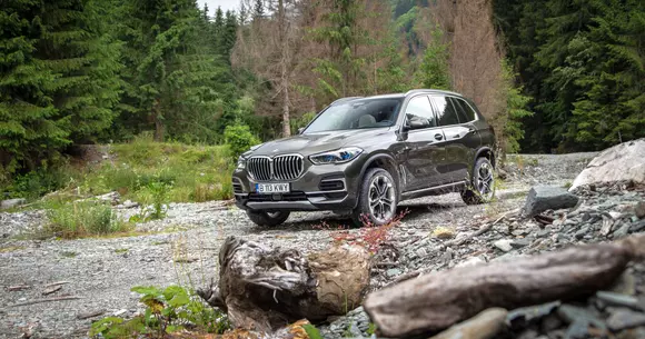 BMW X5 xDrive45e: Briceagul elvețian