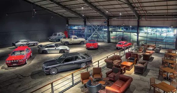 FLAT 12 - Pentru cunoscători: Spark, wind, grind!