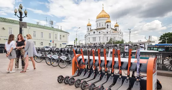 Mai aproape de normalitate: a fost pus în dezbatere regulamentul privind utilizarea trotinetelor electrice închiriate