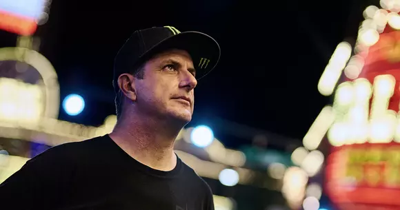 Pictorul drifturilor de mare finețe, Ken Block, a încetat din viață. Factor fatal a fost un accident, dar nu auto, ci de snowmobil.